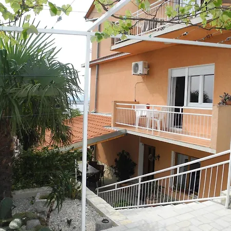 In Dramalj- Mit Balkon Und Meerblick By Interhome *