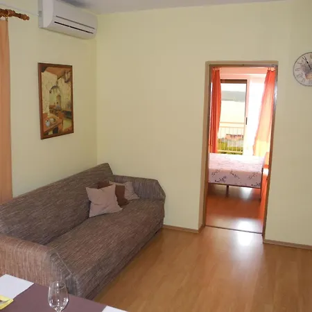 In Dramalj- Mit Balkon Und Meerblick By Interhome